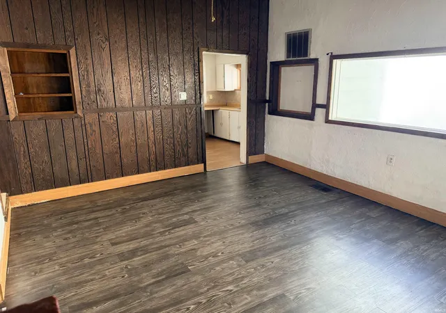 Photo 4 of Sale Pending at 111 E South G St, Gas City, IN 46933 | MLS# 202635559 | Listing updated on 2026-10-02