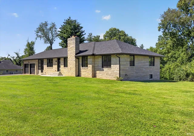 Photo 3 of Manufactured home for sale at 2411 N Barbara Dr, Bloomington, IN 47408 | MLS# 202635567 | Listing updated on 2026-09-14
