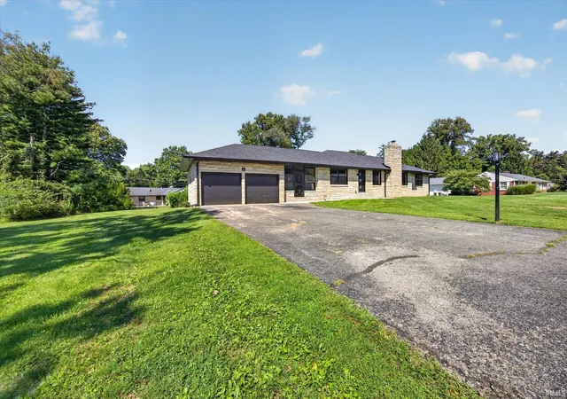 Photo 3 of Manufactured home for sale at 2411 N Barbara Dr, Bloomington, IN 47408 | MLS# 202635567 | Listing updated on 2026-09-14
