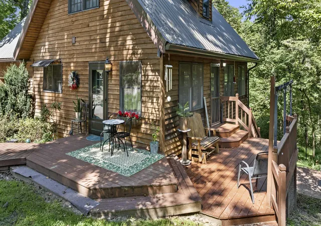 Photo 3 of Manufactured home for sale at 895 W Oakwood Ln, Paoli, IN 47454 | MLS# 202635571 | Listing updated on 2026-09-14