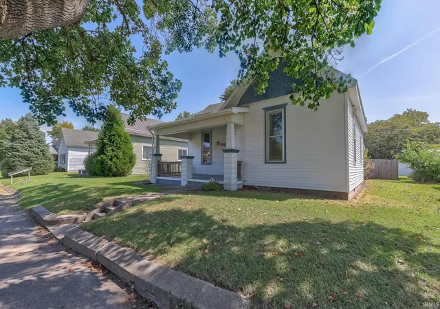Photo 3 of Manufactured home for sale at 1020 S Seminary St, Princeton, IN 47670 | MLS# 202635583 | Listing updated on 2026-09-30