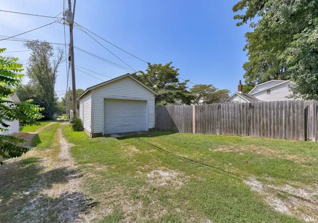 Photo 4 of Manufactured home for sale at 1020 S Seminary St, Princeton, IN 47670 | MLS# 202635583 | Listing updated on 2026-09-30