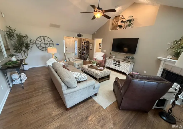 Photo 3 of Manufactured home for sale at 715 Merimac Dr, Evansville, IN 47711 | MLS# 202635584 | Listing updated on 2026-08-31