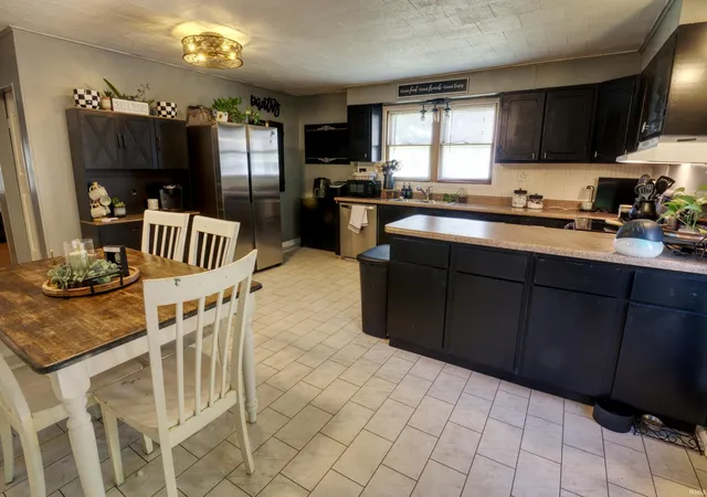 Photo 3 of Manufactured home for sale at 1808 Wabash St, Vincennes, IN 47591 | MLS# 202635589 | Listing updated on 2026-09-18
