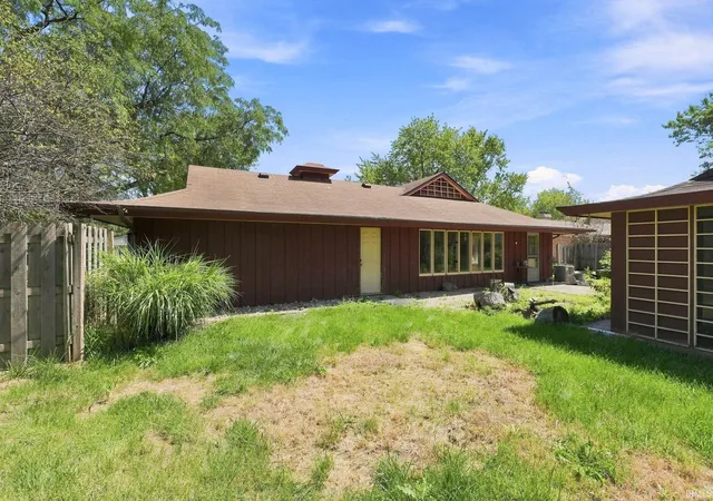 Photo 3 of Sale Pending at 6930 Winnebago Dr, Fort Wayne, IN 46815 | MLS# 202635590 | Listing updated on 2026-08-30