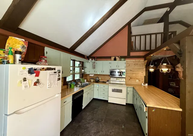Photo 3 of Manufactured home for sale at 1349 Bellgrade Ave, Loogootee, IN 47553 | MLS# 202635595 | Listing updated on 2026-08-29