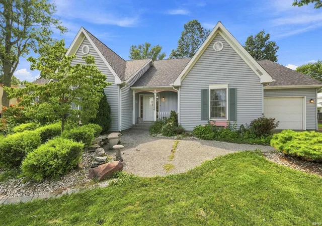 Photo 2 of Manufactured home for sale at 711 Laura Ln, Sweetser, IN 46987 | MLS# 202635599 | Listing updated on 2026-09-29