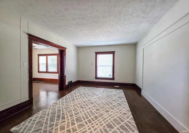 Photo 3 of Manufactured home for sale at 613 9Th St, Elkhart, IN 46516 | MLS# 202635601 | Listing updated on 2026-09-17