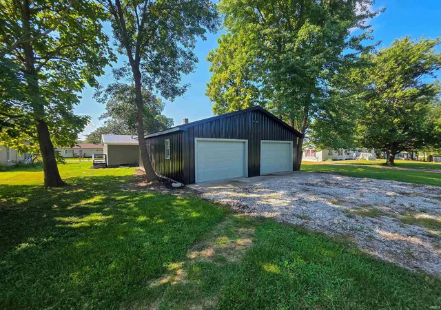 Photo 4 of Sale Pending at 7627 E Terhune St, Dugger, IN 47848 | MLS# 202635606 | Listing updated on 2026-08-29
