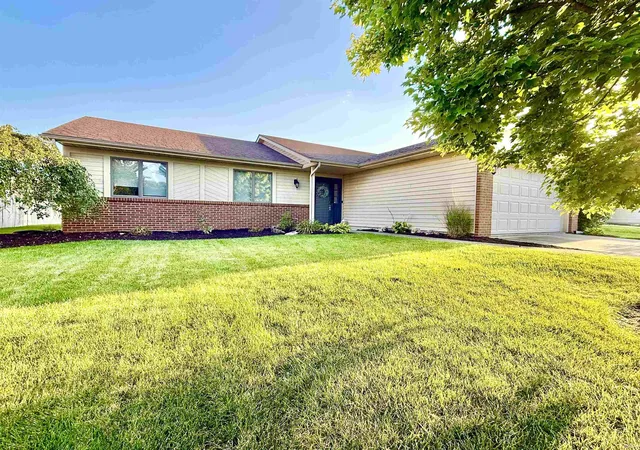 Photo 1 of Sale Pending at 1001 Fox Orchard Run, Fort Wayne, IN 46825 | MLS# 202635607 | Listing updated on 2026-09-03