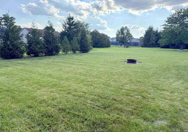 Photo 3 of Sale Pending at 1001 Fox Orchard Run, Fort Wayne, IN 46825 | MLS# 202635607 | Listing updated on 2026-09-03