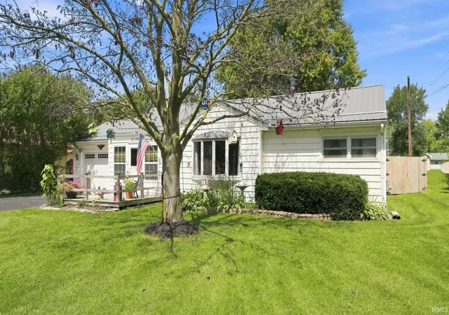 Photo 2 of Manufactured home for sale at 2120 Broadmoor Ave, Fort Wayne, IN 46818 | MLS# 202635612 | Listing updated on 2026-10-05