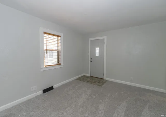 Photo 3 of Sale Pending at 214 Virginia St, Mishawaka, IN 46544 | MLS# 202635614 | Listing updated on 2026-09-17