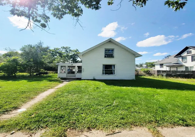 Photo 2 of Manufactured home for sale at 807 Allen St, South Bend, IN 46616 | MLS# 202635617 | Listing updated on 2026-08-29