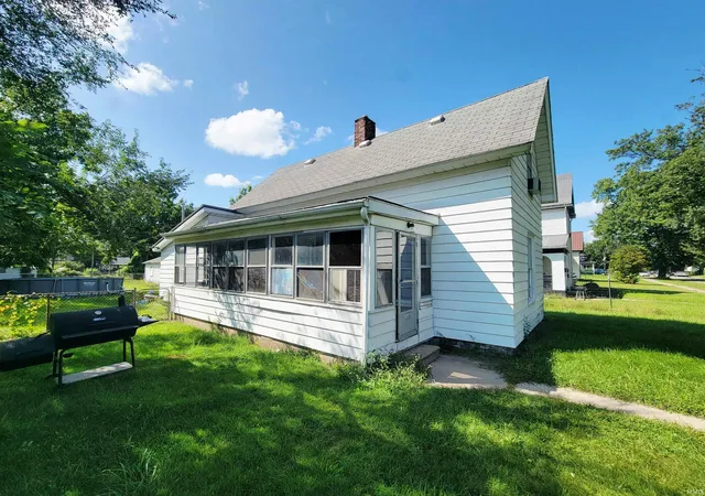 Photo 3 of Manufactured home for sale at 807 Allen St, South Bend, IN 46616 | MLS# 202635617 | Listing updated on 2026-08-29