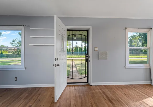 Photo 2 of Sale Pending at 2311 Corby Blvd, South Bend, IN 46615 | MLS# 202635623 | Listing updated on 2026-09-14