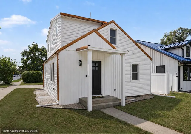 Photo 2 of Sale Pending at 1454 Sorin St, South Bend, IN 46617 | MLS# 202635630 | Listing updated on 2026-09-21