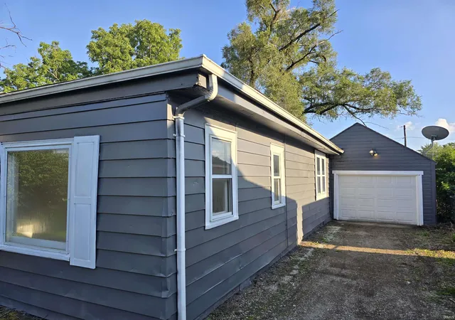 Photo 1 of Manufactured home for sale at 2713 Waynewood Dr, Fort Wayne, IN 46809 | MLS# 202635638 | Listing updated on 2026-08-31