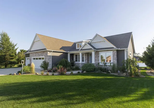 Photo 2 of Manufactured home for sale at 26590 Boulder Crest Court Court, South Bend, IN 46628 | MLS# 202635639 | Listing updated on 2026-08-31