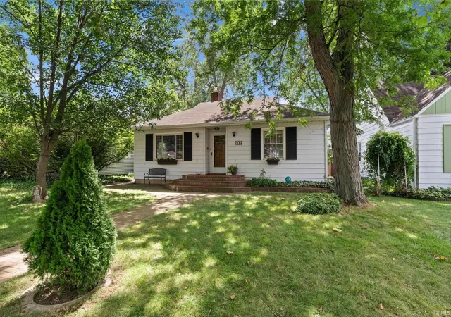 Photo 1 of Sale Pending at 506 Ostemo Pl, South Bend, IN 46617 | MLS# 202635646 | Listing updated on 2026-09-07