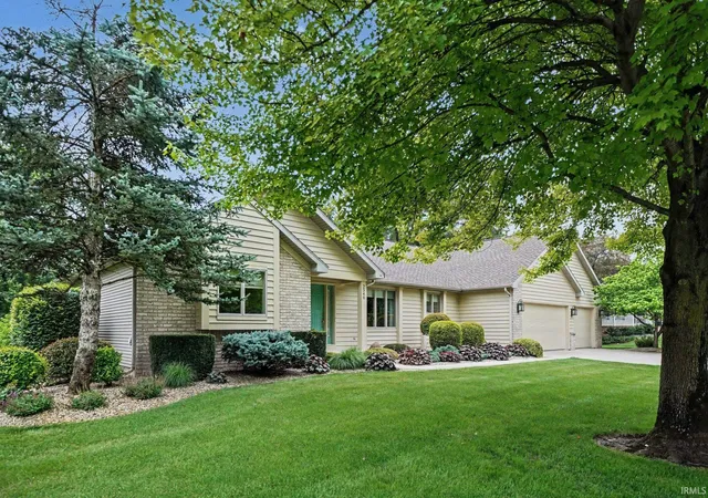Photo 3 of Manufactured home for sale at 2340 S Clover Dr, Warsaw, IN 46580 | MLS# 202635656 | Listing updated on 2026-09-15