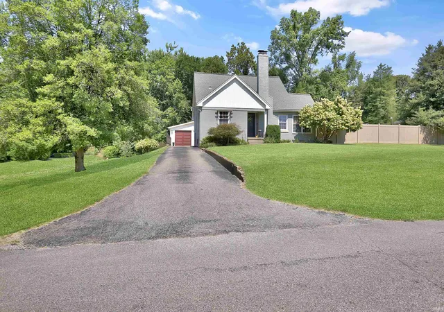 Photo 2 of Sale Pending at 230 Hartin Dr, Evansville, IN 47711 | MLS# 202635660 | Listing updated on 2026-09-03