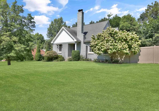 Photo 3 of Sale Pending at 230 Hartin Dr, Evansville, IN 47711 | MLS# 202635660 | Listing updated on 2026-09-03