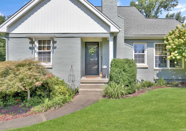 Photo 3 of Sale Pending at 230 Hartin Dr, Evansville, IN 47711 | MLS# 202635660 | Listing updated on 2026-09-03