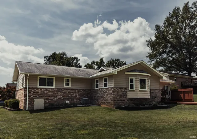 Photo 3 of Manufactured home for sale at 7522 Edgedale Dr, Newburgh, IN 47630 | MLS# 202635669 | Listing updated on 2026-09-04
