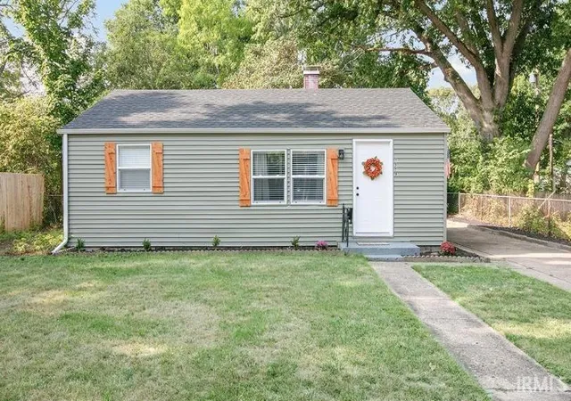Manufactured home for sale at 1320 Eastbrook Dr, South Bend, IN 46616 | MLS# 202635681