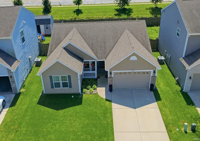 Photo 3 of Sale Pending at 5711 Sorrel Dr, Lafayette, IN 47905 | MLS# 202635687 | Listing updated on 2026-09-08
