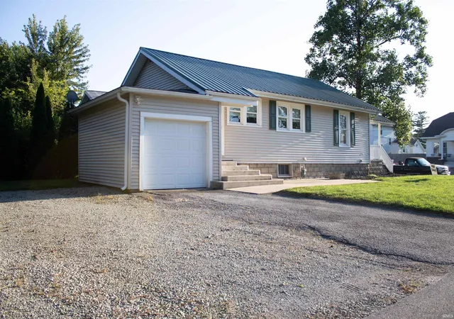 Photo 3 of Manufactured home for sale at 515 N Water St, Peru, IN 46970 | MLS# 202635693 | Listing updated on 2026-09-20