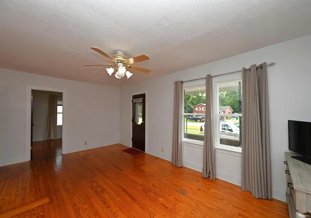 Photo 4 of Sale Pending at 803 E Lake St, Knox, IN 46534 | MLS# 202635703 | Listing updated on 2026-09-22