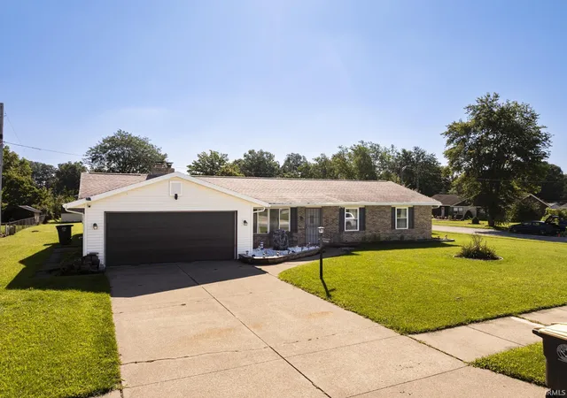 Photo 2 of Manufactured home for sale at 7735 Newlin Dr, Fort Wayne, IN 46816 | MLS# 202635706 | Listing updated on 2026-09-11