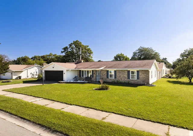 Photo 3 of Manufactured home for sale at 7735 Newlin Dr, Fort Wayne, IN 46816 | MLS# 202635706 | Listing updated on 2026-09-11