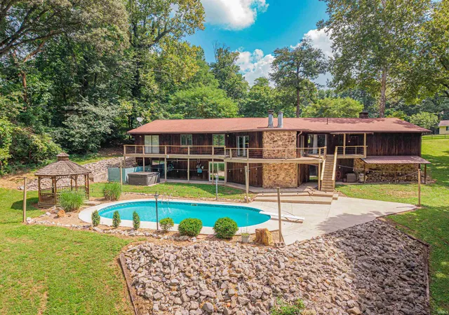 Photo 4 of Sale Pending at 5677 S Yankeetown Rd, Boonville, IN 47601 | MLS# 202635708 | Listing updated on 2026-09-01