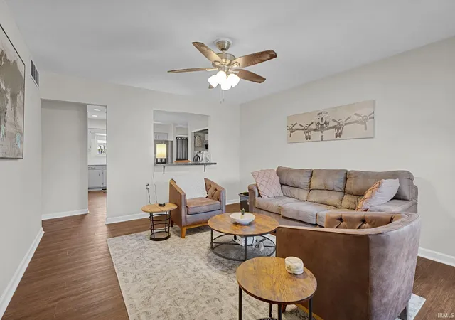 Photo 3 of Manufactured home for sale at 225 Indian Trl, Evansville, IN 47715 | MLS# 202635723 | Listing updated on 2026-09-14