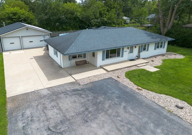 Photo 3 of Sale Pending at 4911 Fernwood Ave, Fort Wayne, IN 46809 | MLS# 202635736 | Listing updated on 2026-09-06