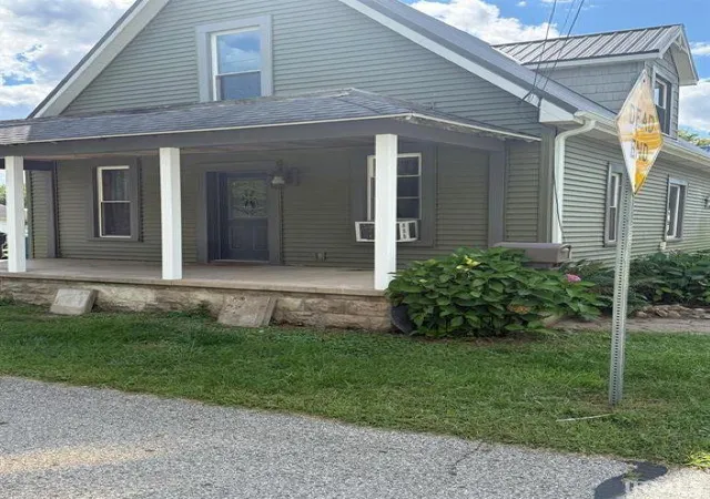 Photo 2 of Sale Pending at 402 S Half St, North Manchester, IN 46962 | MLS# 202635741 | Listing updated on 2026-09-23