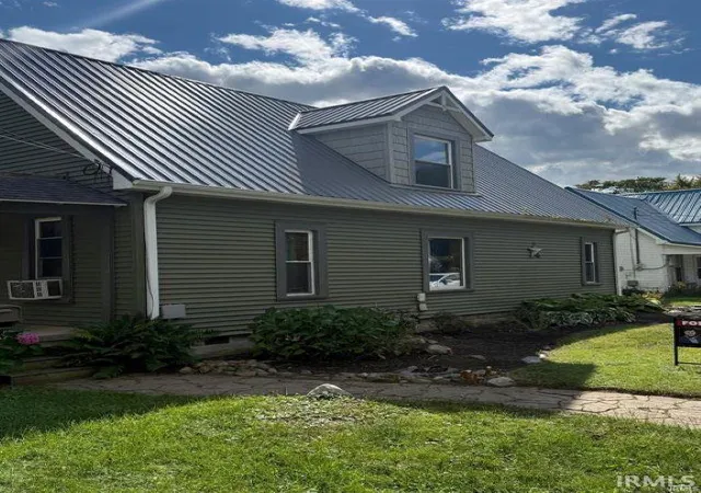 Photo 3 of Sale Pending at 402 S Half St, North Manchester, IN 46962 | MLS# 202635741 | Listing updated on 2026-09-23