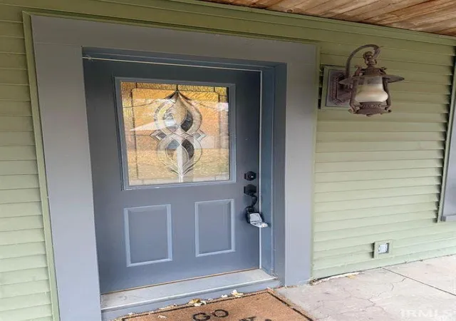 Photo 3 of Sale Pending at 402 S Half St, North Manchester, IN 46962 | MLS# 202635741 | Listing updated on 2026-09-23