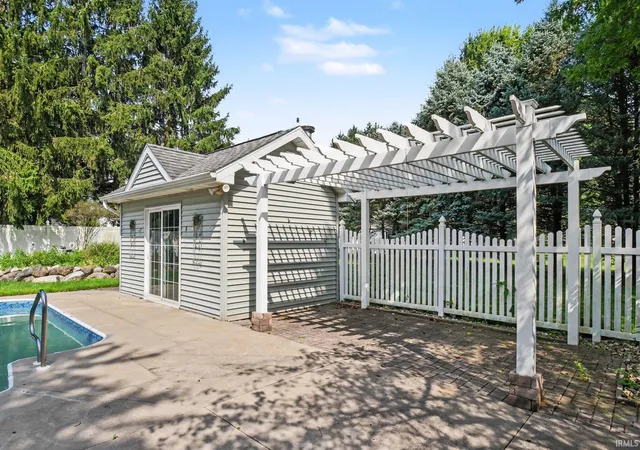 Photo 4 of Single family home for sale at 52143 Broken Arrow Dr, Granger, IN 46530 | MLS# 202635743 | Listing updated on 2026-10-24