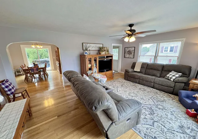 Photo 4 of Manufactured home for sale at 2248 S Wells St, Vallonia, IN 47281 | MLS# 202635752 | Listing updated on 2026-09-16