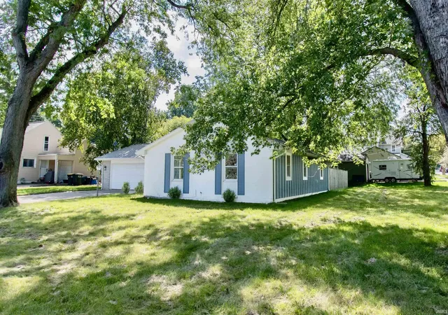 Photo 3 of Sale Pending at 110 Cedar St, Kendallville, IN 46755 | MLS# 202635788 | Listing updated on 2026-09-18