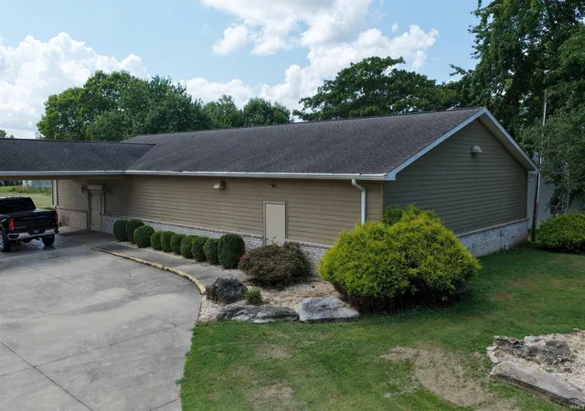 Photo 3 of Manufactured home for sale at 6264 Sandpit Rd, Bedford, IN 47421 | MLS# 202635793 | Listing updated on 2026-09-23