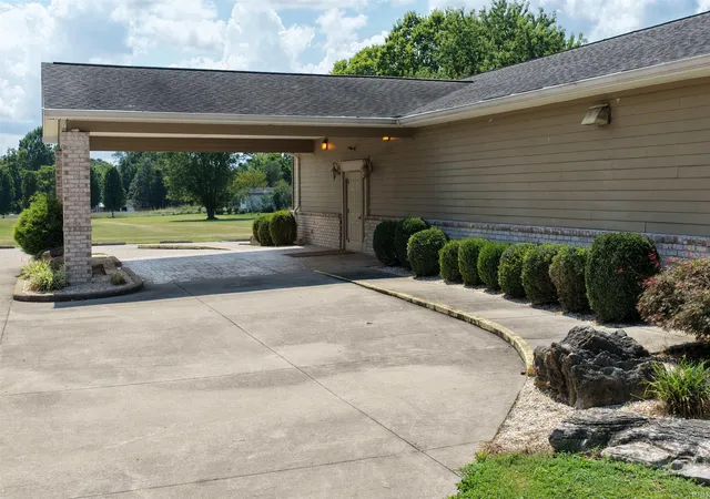 Photo 4 of Manufactured home for sale at 6264 Sandpit Rd, Bedford, IN 47421 | MLS# 202635793 | Listing updated on 2026-09-23