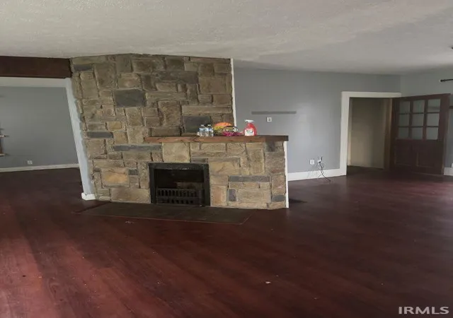Photo 3 of Manufactured home for sale at 916 E Beardsley Ave, Elkhart, IN 46514 | MLS# 202635795 | Listing updated on 2026-08-31
