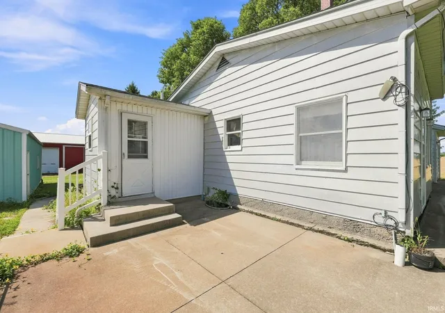 Photo 4 of Sale Pending at 4890 E 300 South, Columbia City, IN 46725 | MLS# 202635797 | Listing updated on 2026-09-04