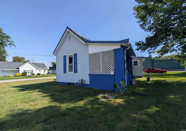 Photo 2 of Manufactured home for sale at 906 Emison Ave, Vincennes, IN 47591 | MLS# 202635817 | Listing updated on 2026-08-31