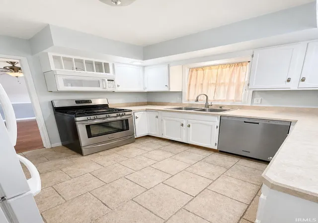 Photo 4 of Manufactured home for sale at 50985 Sturdy Oak Ln, Granger, IN 46530 | MLS# 202635820 | Listing updated on 2026-09-15